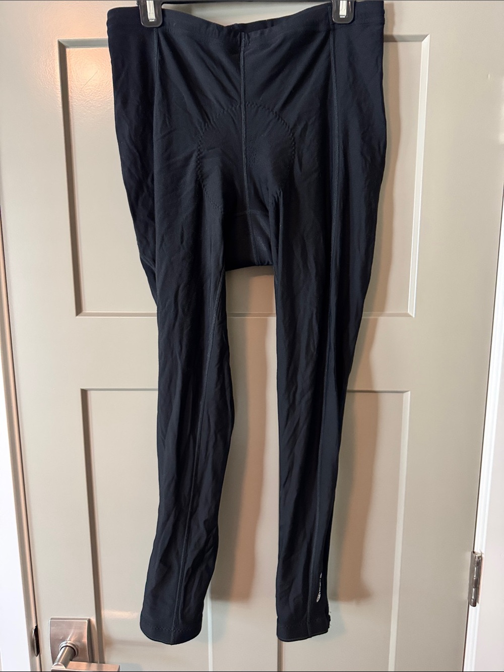 Canari Black padded cycling leggings.
